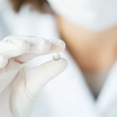 服用回数を少なく、より小さく。 去痰剤開発で培った「飲みやすい」製剤技術